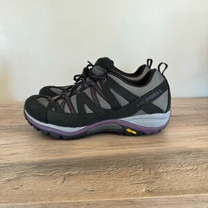 Merrell Women's Black and Purple Siren Sport 3
Waterproof Hiking Shoes Sz 9.5